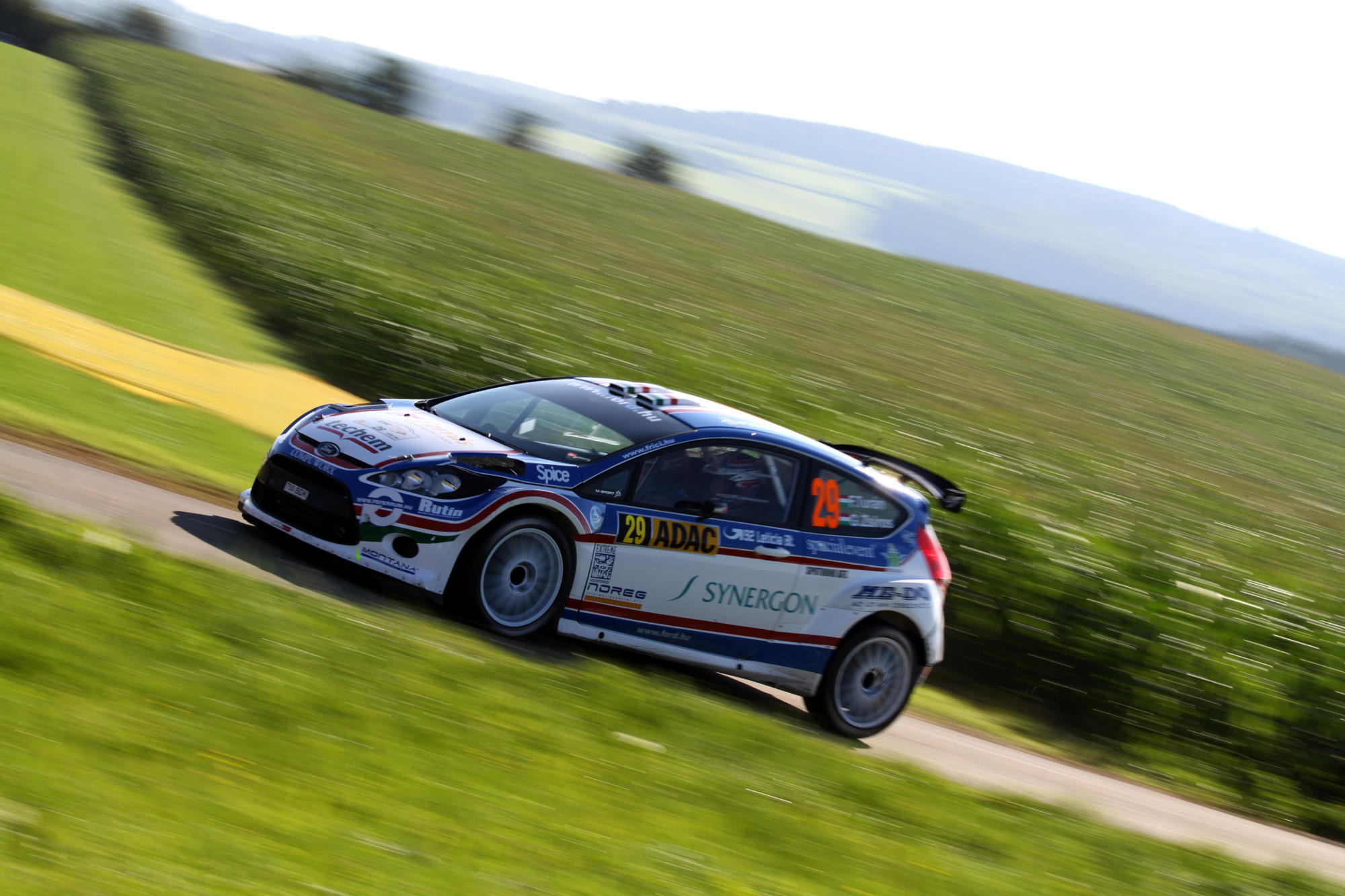 TURÁN FRICI ÉS ZSIROS GABI TESTKÖZELBEN