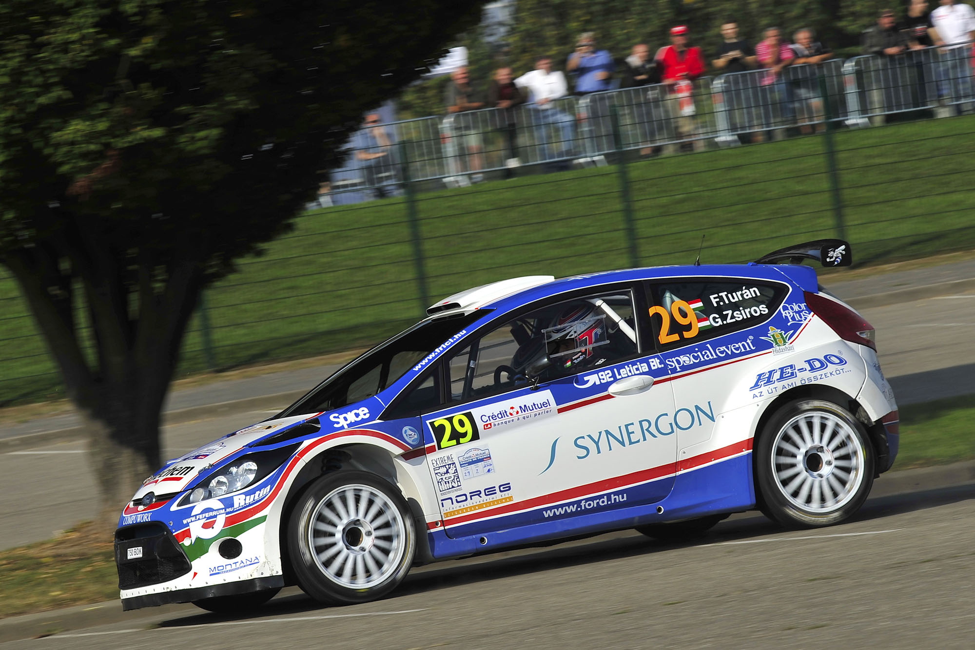 Turán Friciéknek fel kellett adniuk a versenyt