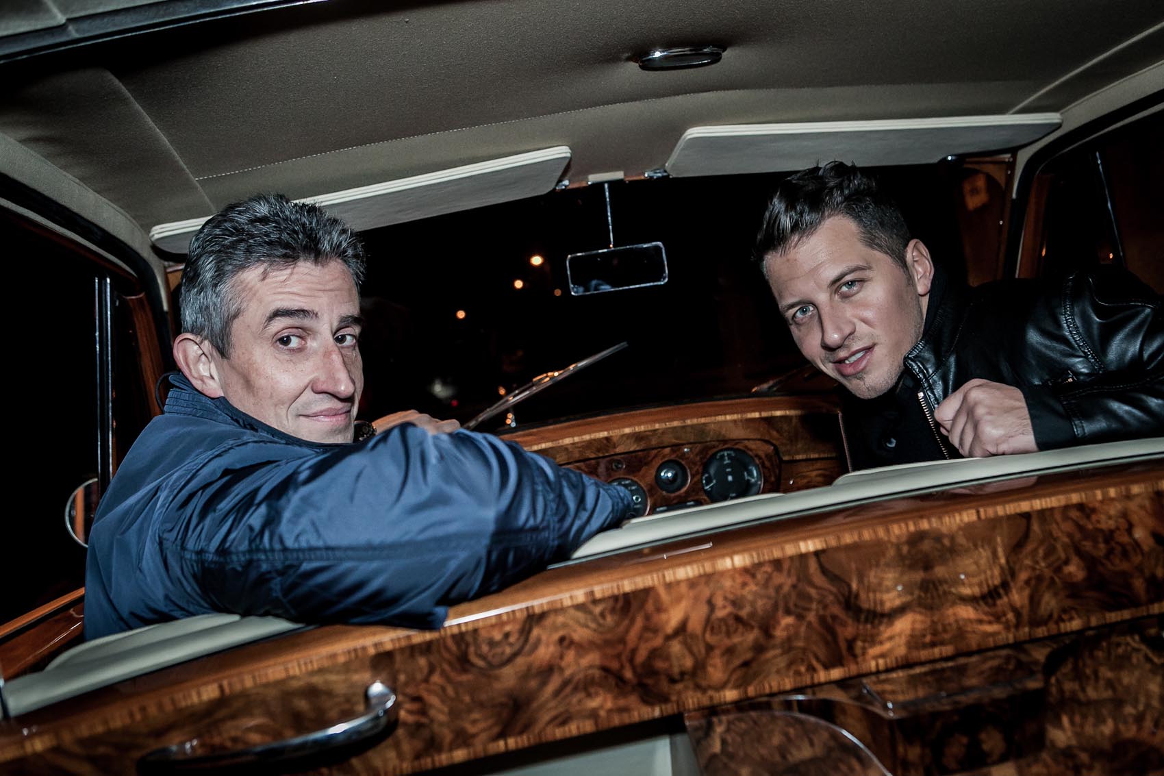 Vastag Csaba és Frici uralkodói járgánnyal furikázott